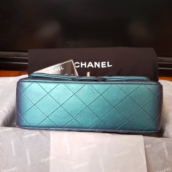 CHANEL CLASSIC FLAP 2017 - Picture 2 of 8